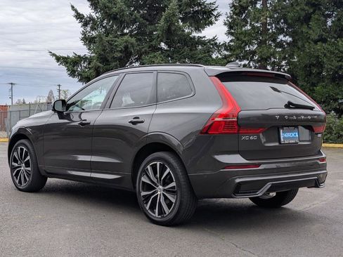 Used 2025 Volvo XC60 B5 Plus image 5
