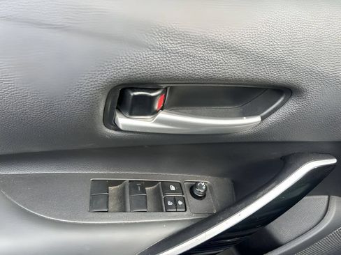 Used 2025 Toyota Corolla XSE FWD image 17