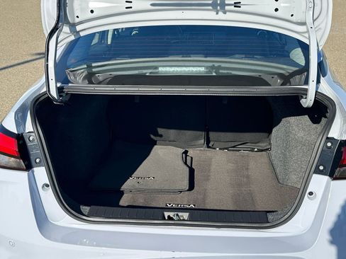 Used 2025 Nissan Versa SV w/ Trunk Package image 30