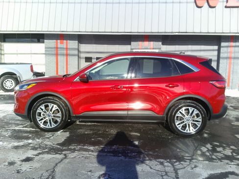 Used 2022 Ford Escape SEL image 2