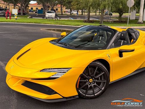 Used 2024 Ferrari SF90 Spider AWD/4WD image 9