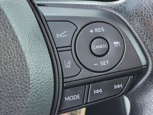 Used 2025 Toyota RAV4 LE FWD image 13