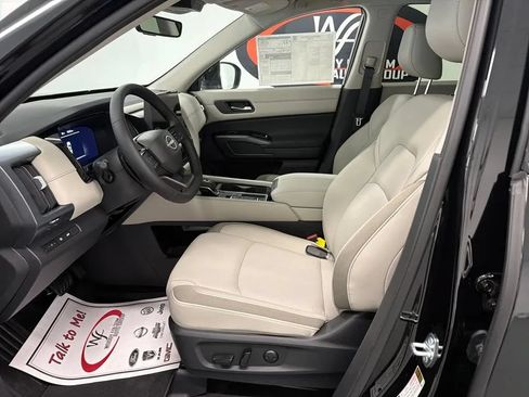 New 2026 Nissan Pathfinder SL FWD image 11