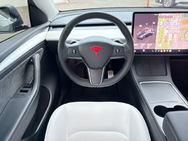 Used 2024 Tesla Model Y Performance AWD/4WD image 18