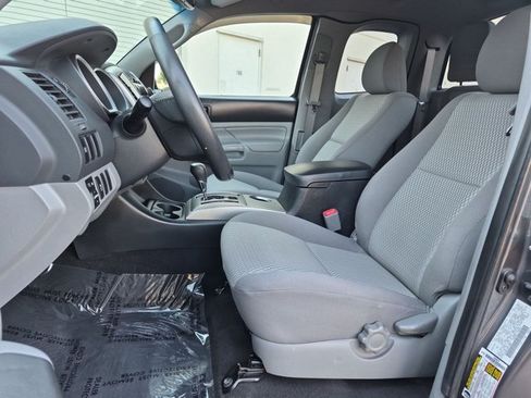 Used 2012 Toyota Tacoma PreRunner w/ SR5 Pkg RWD image 14
