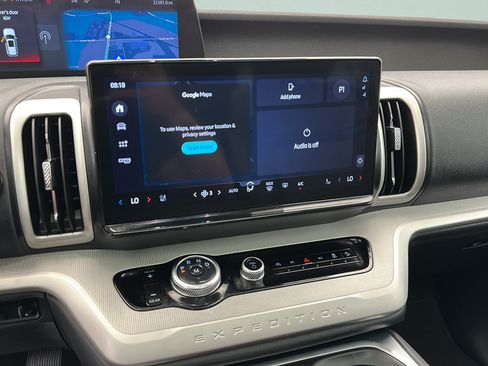 Used 2025 Ford Expedition Active AWD/4WD image 18