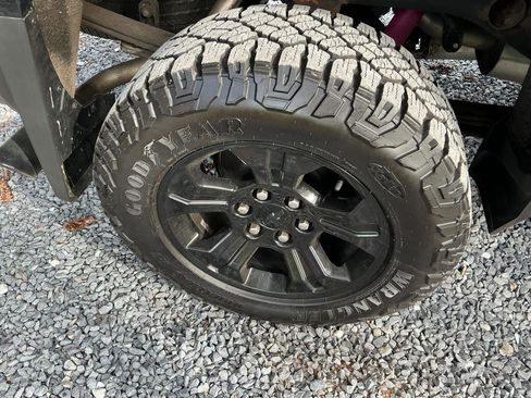 Used 2018 Chevrolet Silverado 1500 LTZ Z71 w/ LTZ Plus Package AWD/4WD image 24