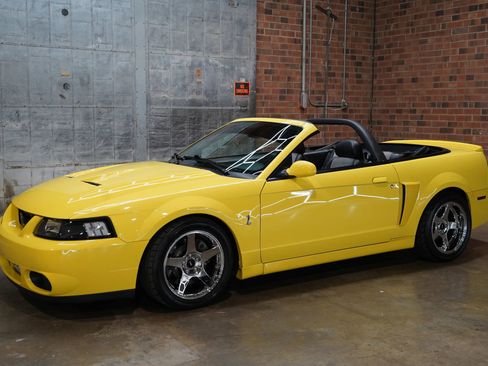 Used 2003 Ford Mustang Cobra image 9