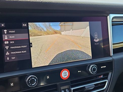 Certified 2024 Porsche Macan AWD/4WD image 17