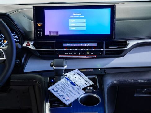 New 2026 Toyota Sienna XLE image 22