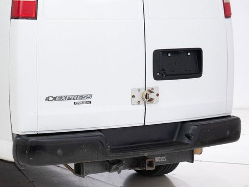 Used 2014 Chevrolet Express 3500 3500 3dr Extended Cargo Van image 13