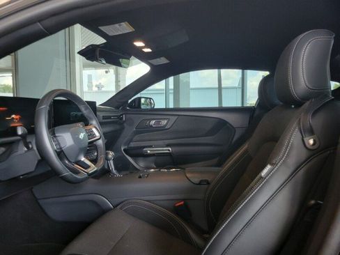 Used 2025 Ford Mustang GT RWD image 7