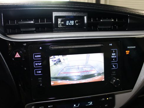 Used 2017 Toyota Corolla SE FWD image 14