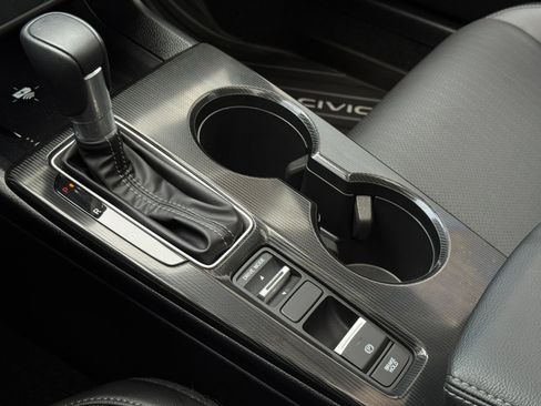 Used 2025 Honda Civic Sport image 27