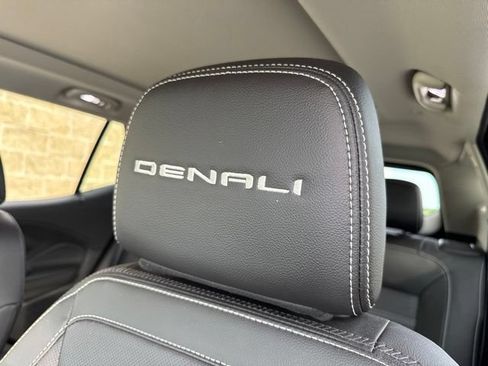 Used 2024 GMC Terrain Denali w/ Denali Premium Package AWD/4WD image 18