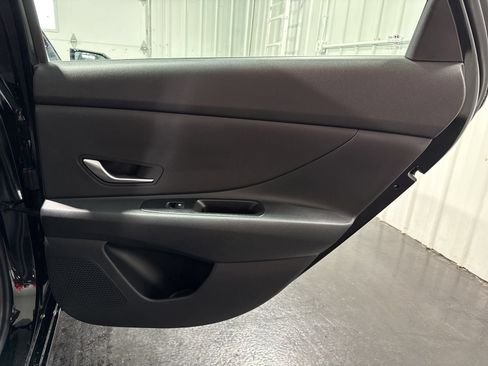 Used 2024 Hyundai Elantra SEL FWD image 14