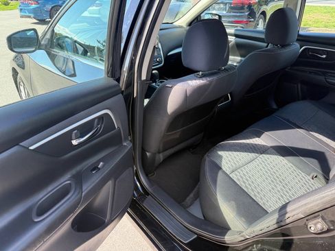 Used 2017 Nissan Altima 2.5 SV w/ Convenience Package FWD image 13