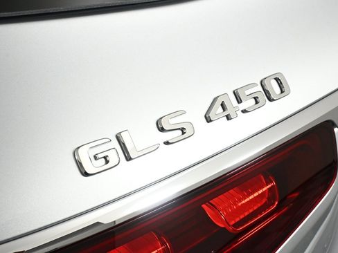 New 2026 Mercedes-Benz GLS 450 4MATIC image 28