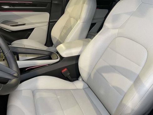 Certified 2026 Porsche Macan 4 Electric AWD/4WD image 5
