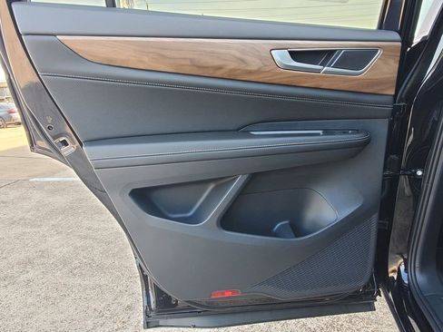 New 2026 Volkswagen Atlas SE image 14