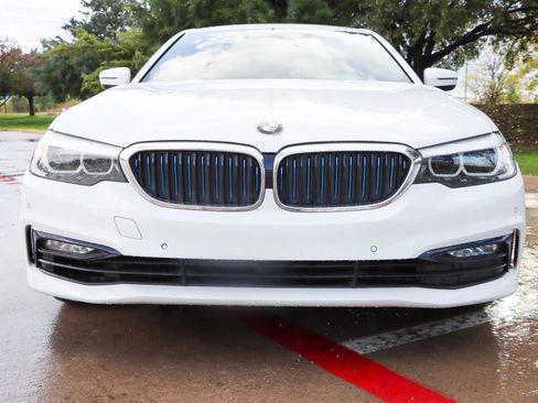 Used 2018 BMW 530e image 2