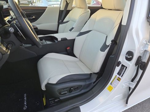 New 2025 Lexus ES 350 350 Luxury image 6