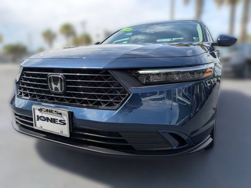 Used 2024 Honda Accord EX image 9