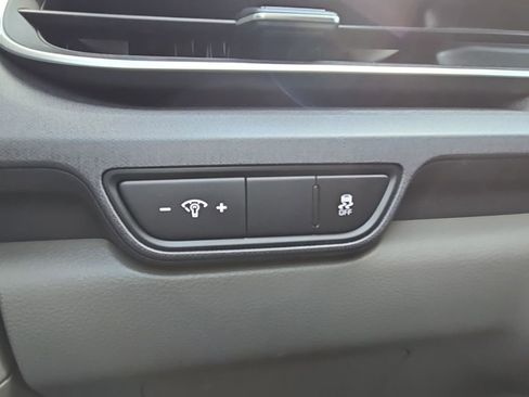 Used 2025 Kia Carnival EX FWD image 18