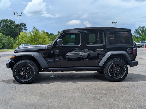 Used 2023 Jeep Wrangler Unlimited w/ Cold Weather Group AWD/4WD image 6