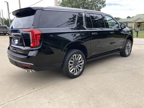 Used 2023 GMC Yukon XL Denali Ultimate AWD/4WD image 6