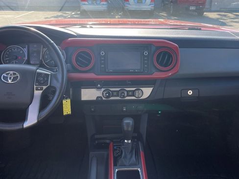Used 2017 Toyota Tacoma SR5 RWD image 14