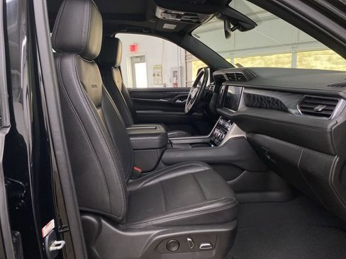 Used 2022 GMC Yukon XL Denali image 18