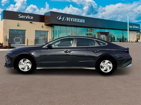 New 2025 Hyundai Sonata SE image 3