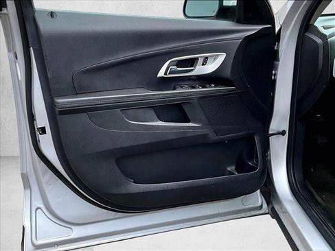 Used 2017 Chevrolet Equinox LT w/ Convenience Package FWD image 17