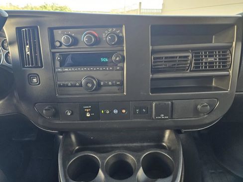 Used 2021 Chevrolet Express 3500 w/ Driver Convenience Package RWD image 21