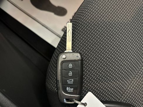 Used 2020 Hyundai Accent SE image 17