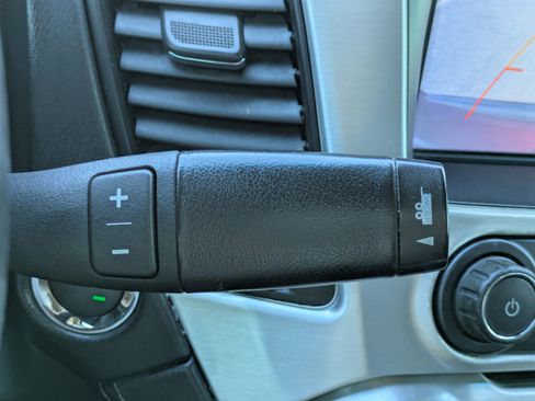 Used 2017 GMC Yukon XL SLT w/ Open Road Package image 27