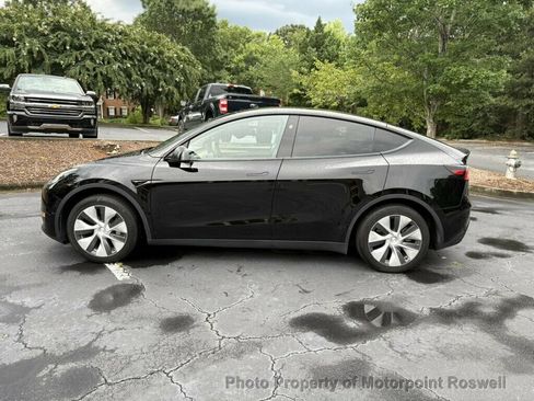 Used 2023 Tesla Model Y 2WD image 5