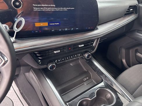 Used 2025 Chevrolet Tahoe LS image 20