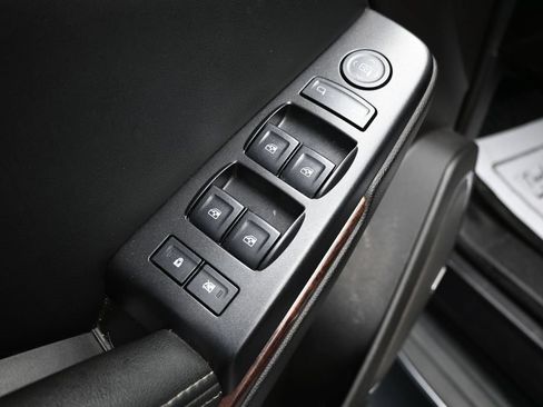 Used 2016 GMC Yukon SLE RWD image 11