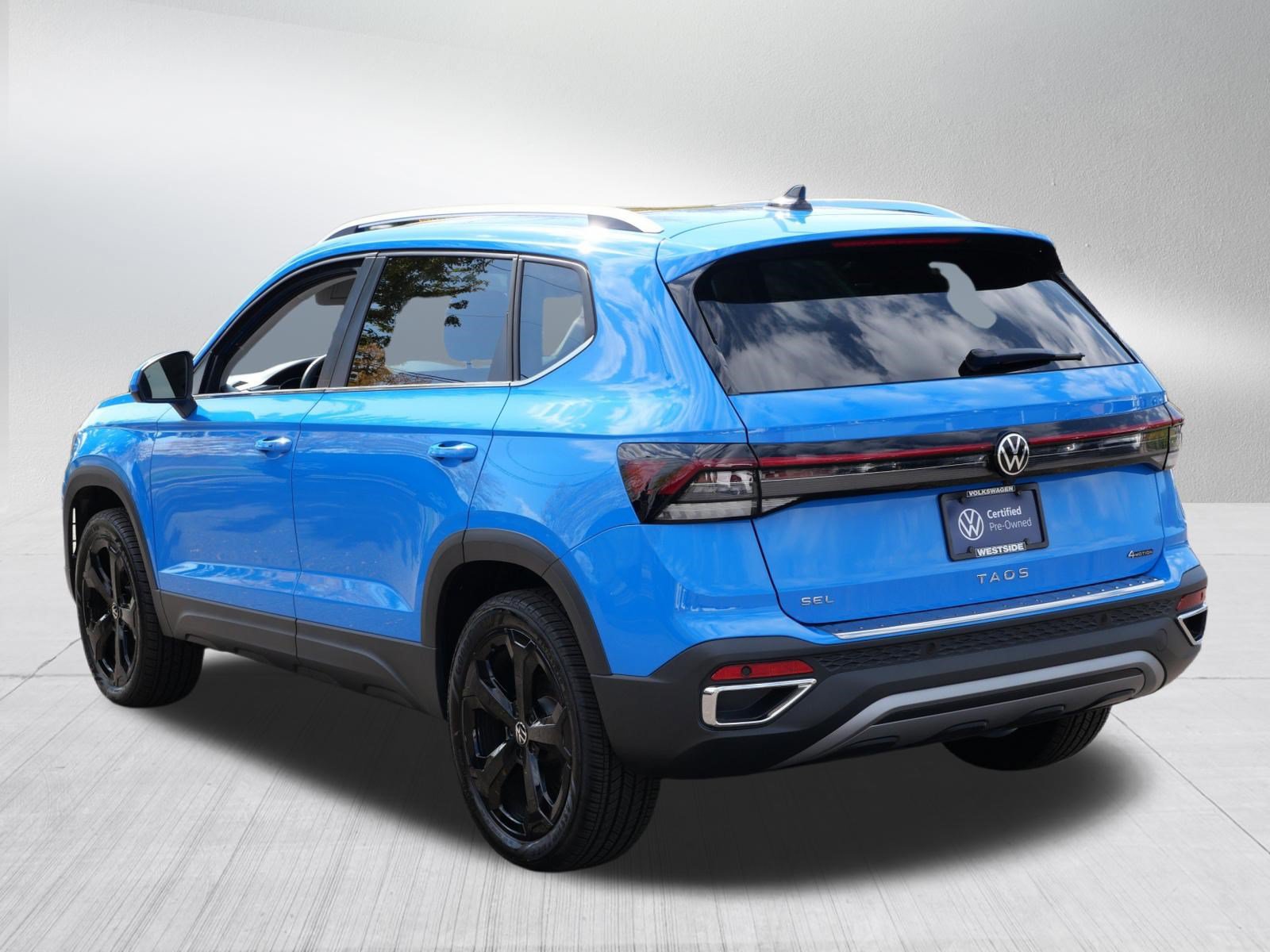 Certified 2025 Volkswagen Taos SEL AWD/4WD image 5