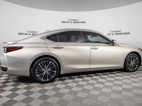 Used 2022 Lexus ES 300h w/ Premium Package FWD image 4