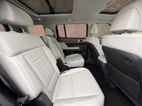 Used 2025 Hyundai Santa Fe Calligraphy image 20