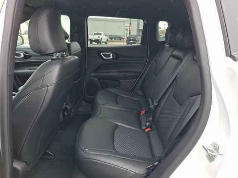 New 2026 Jeep Compass Latitude image 7