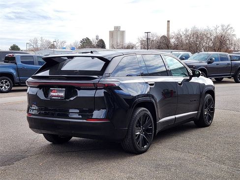 Used 2024 Jeep Wagoneer Launch Edition image 3