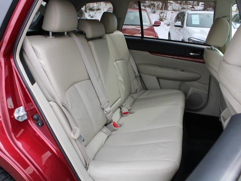 Used 2011 Subaru Outback 3.6R Limited image 29
