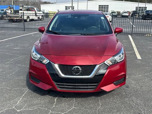 Used 2021 Nissan Versa SV image 3