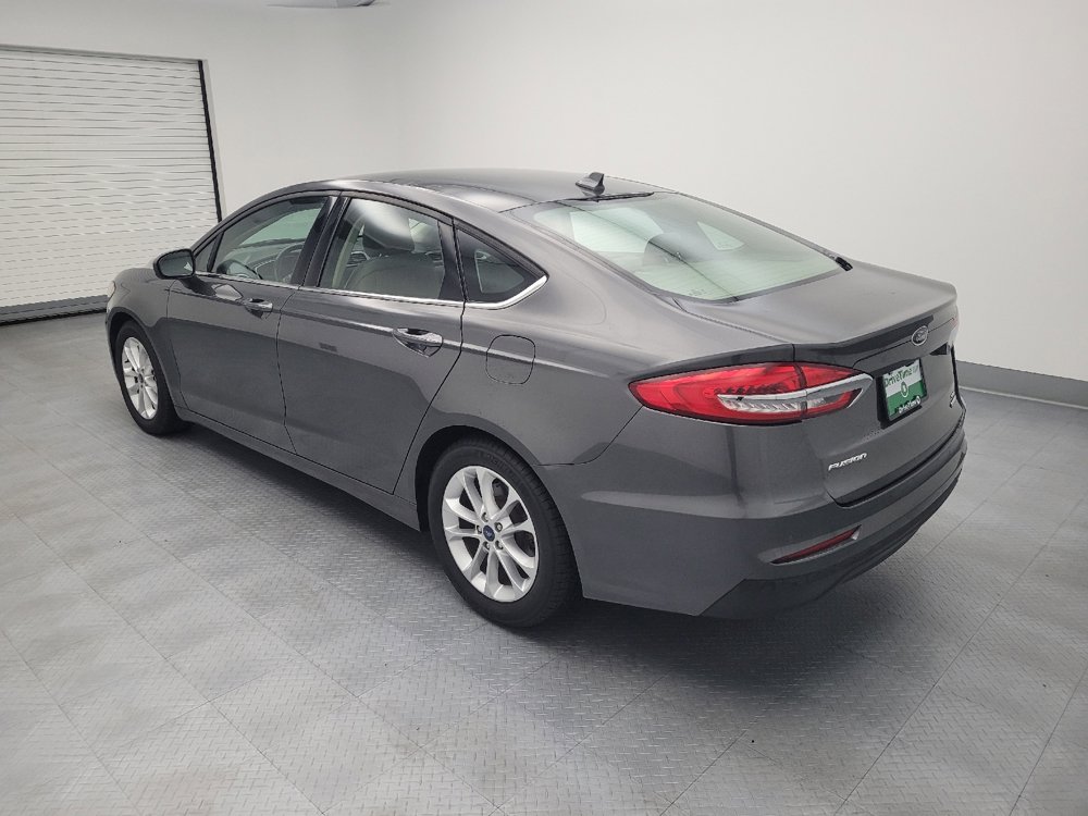 Used 2019 Ford Fusion SE FWD image 3