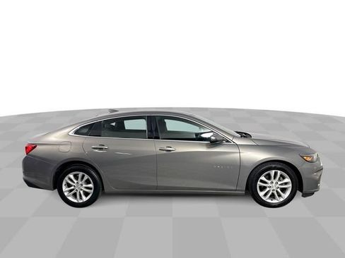 Used 2018 Chevrolet Malibu LT FWD image 9