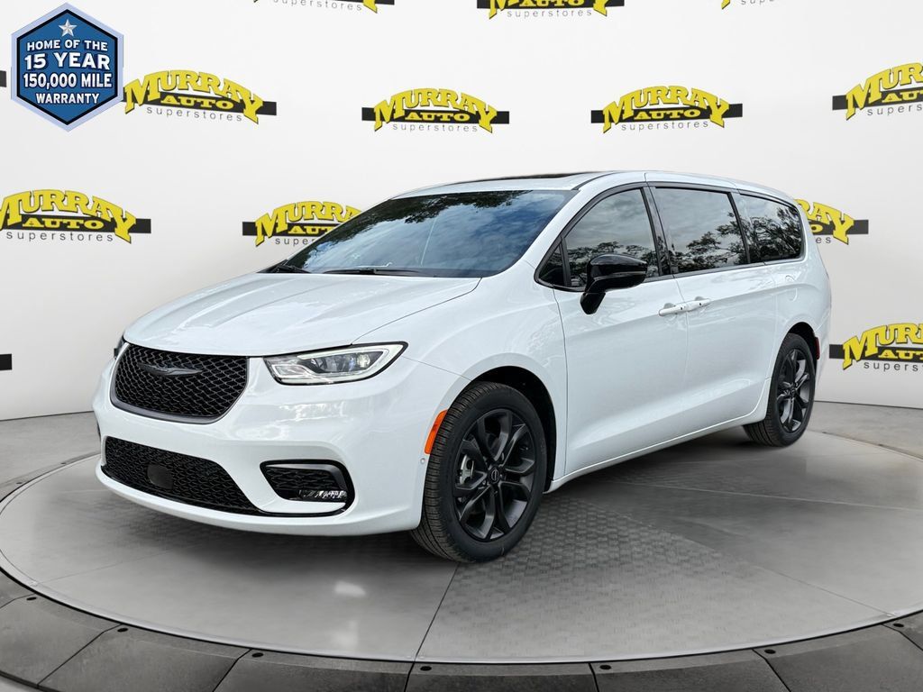 New 2026 Chrysler Pacifica Select FWD image 1
